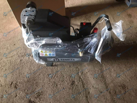 Поршневой компрессор Remeza СБ4/С-24.J1047B фото